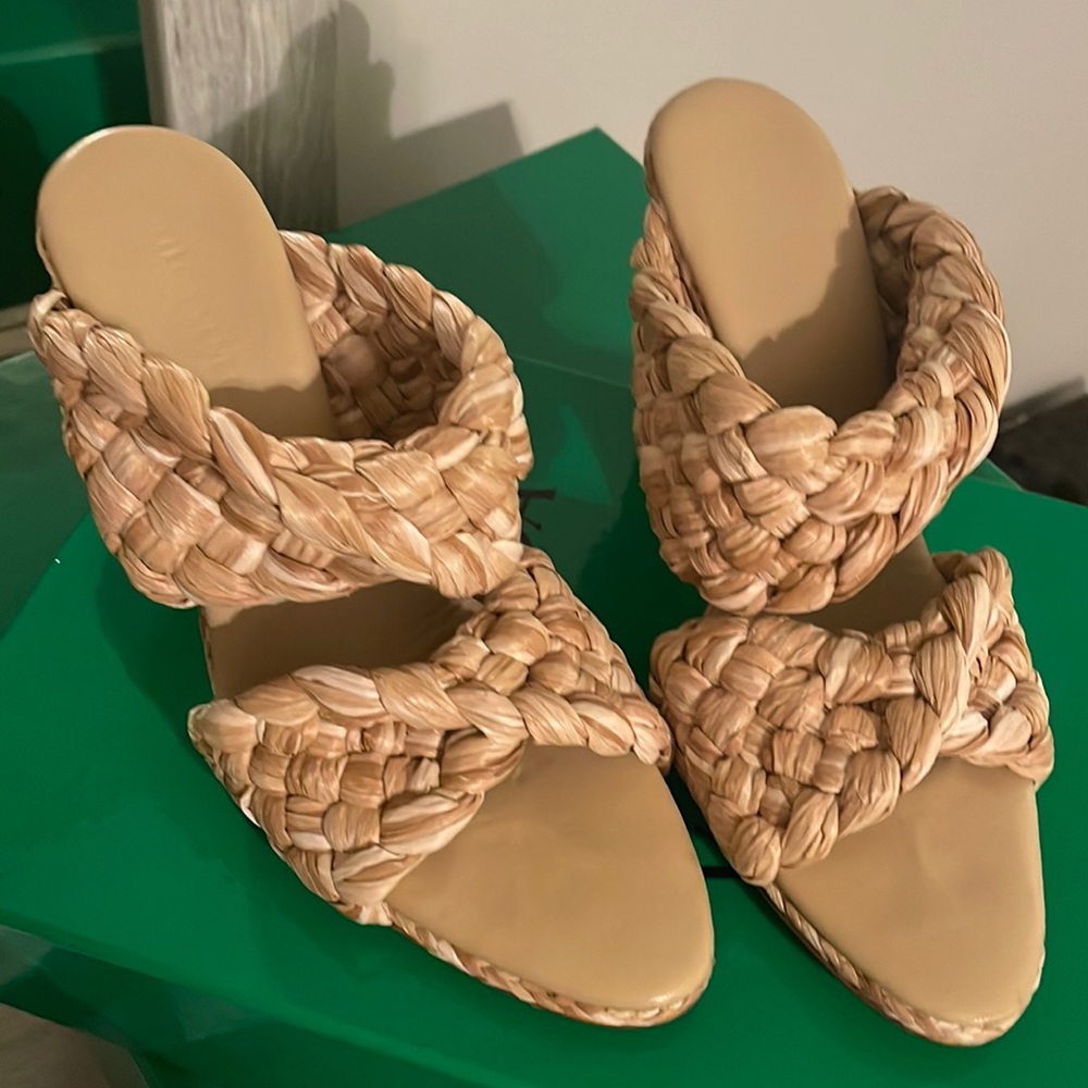 100% authentic BOTTEGA VENETA✨ Excellent condition